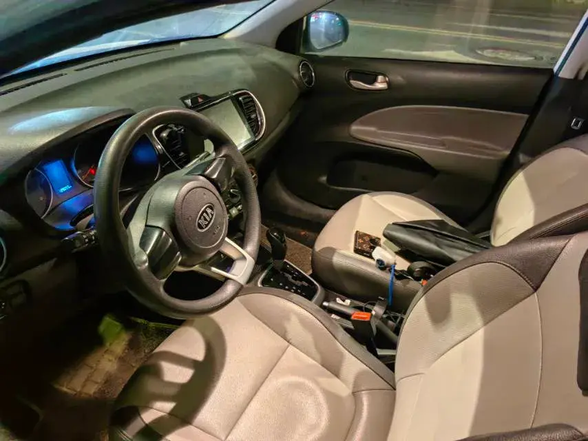 2017 KIA PEGAS thumbnail 2