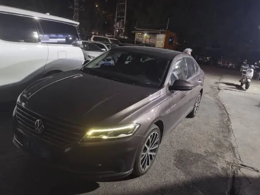 2019 VOLKSWAGEN LAVIDA view 1