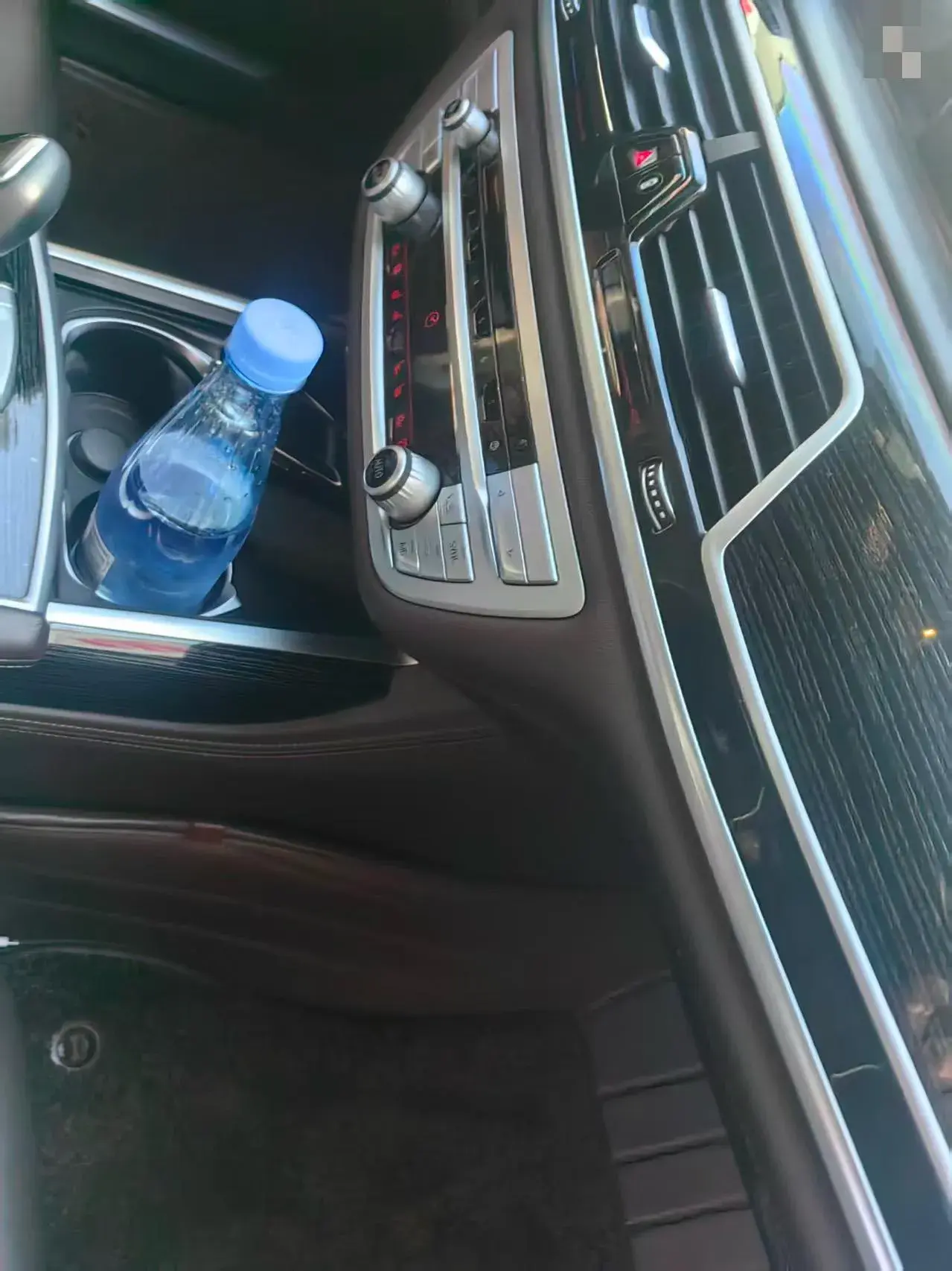 2019 BMW 7 thumbnail 3