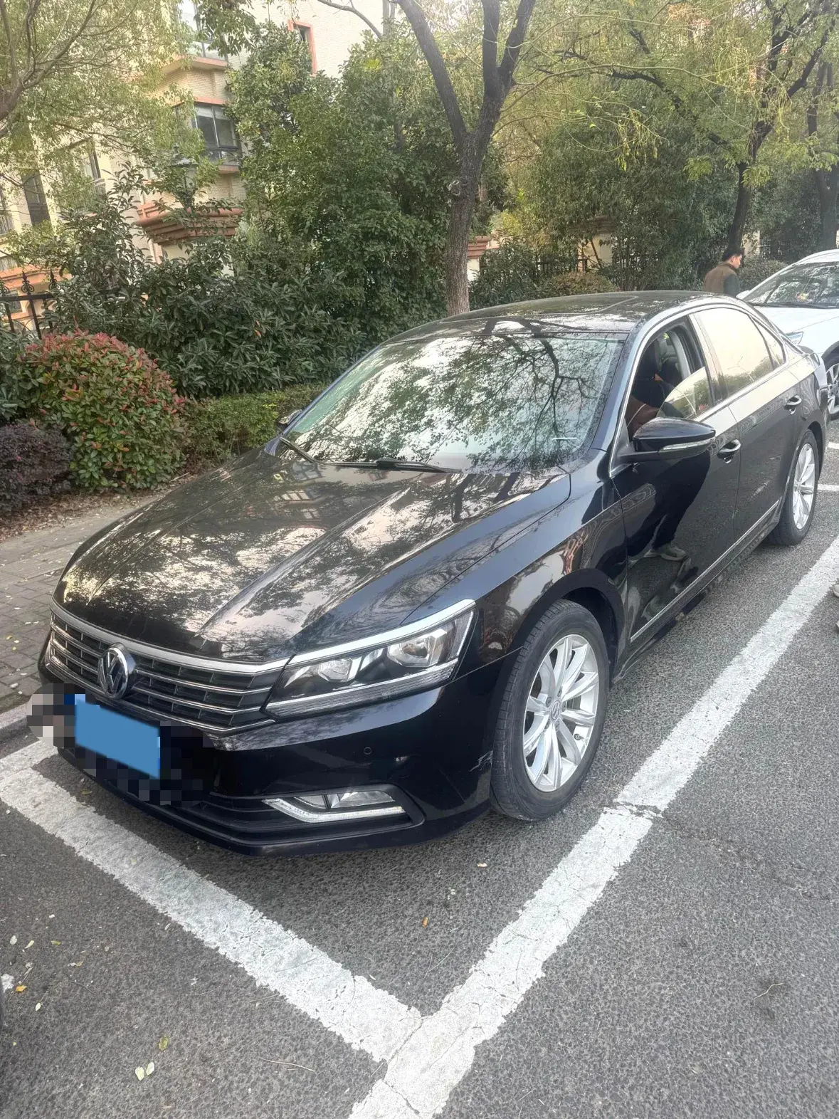 2017 VOLKSWAGEN PASSAT view 1
