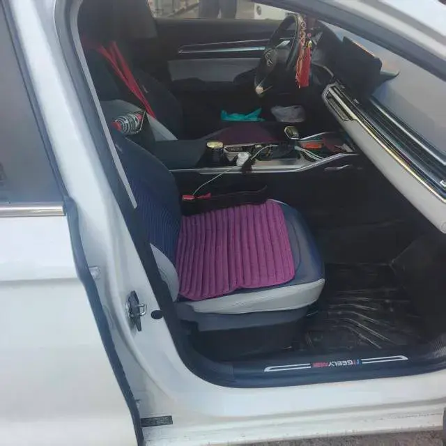 2022 GEELY EMGRAND thumbnail 3