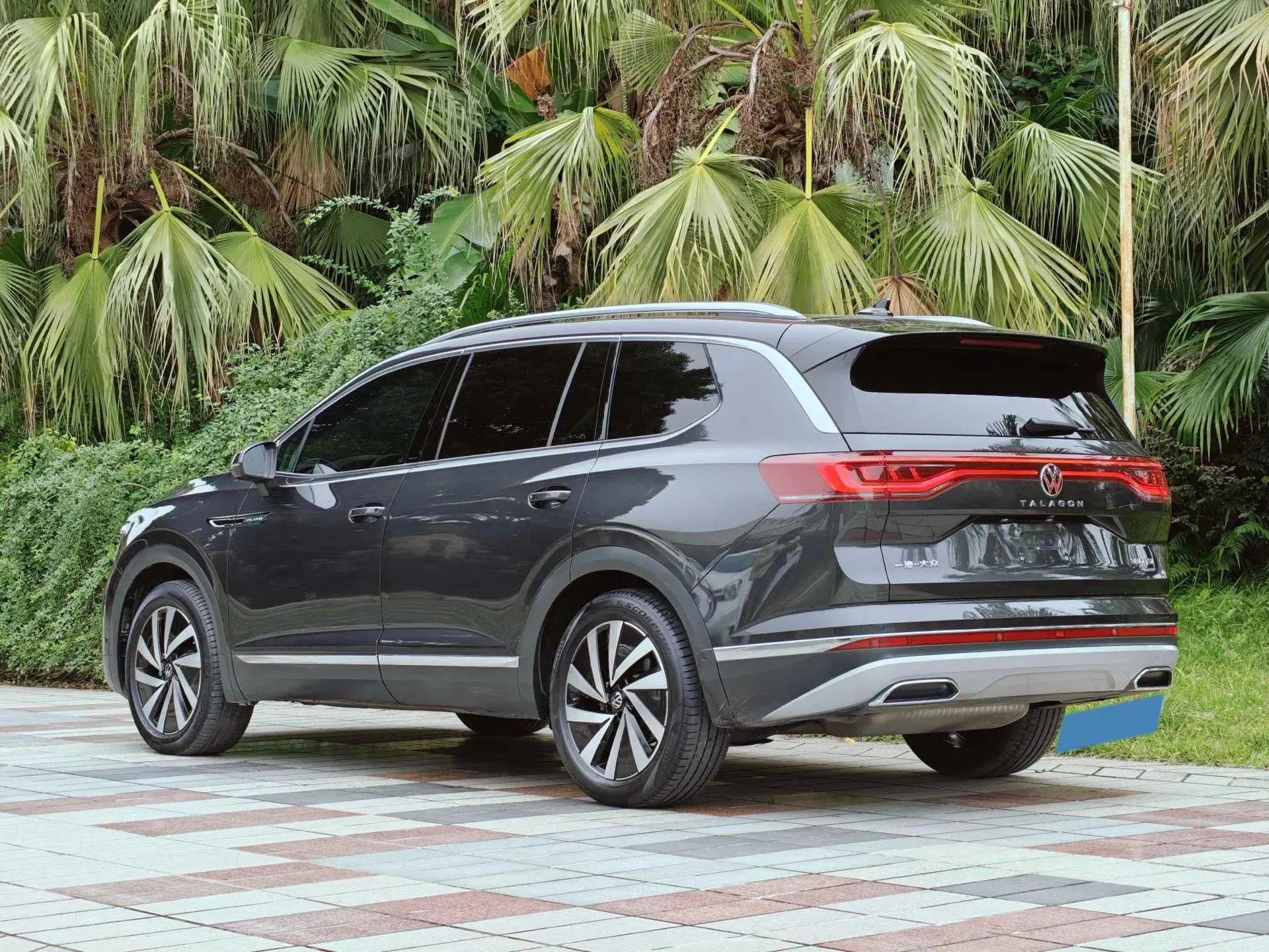 2022 VOLKSWAGEN TALAGON thumbnail 3