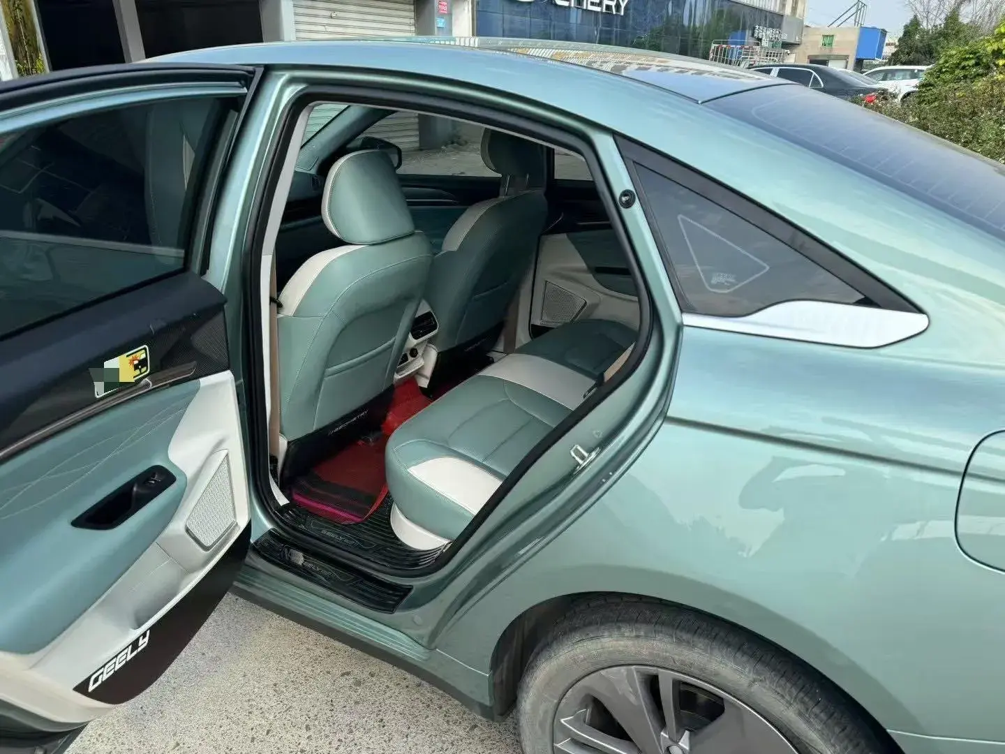 2022 GEOMETRY G6 thumbnail 4