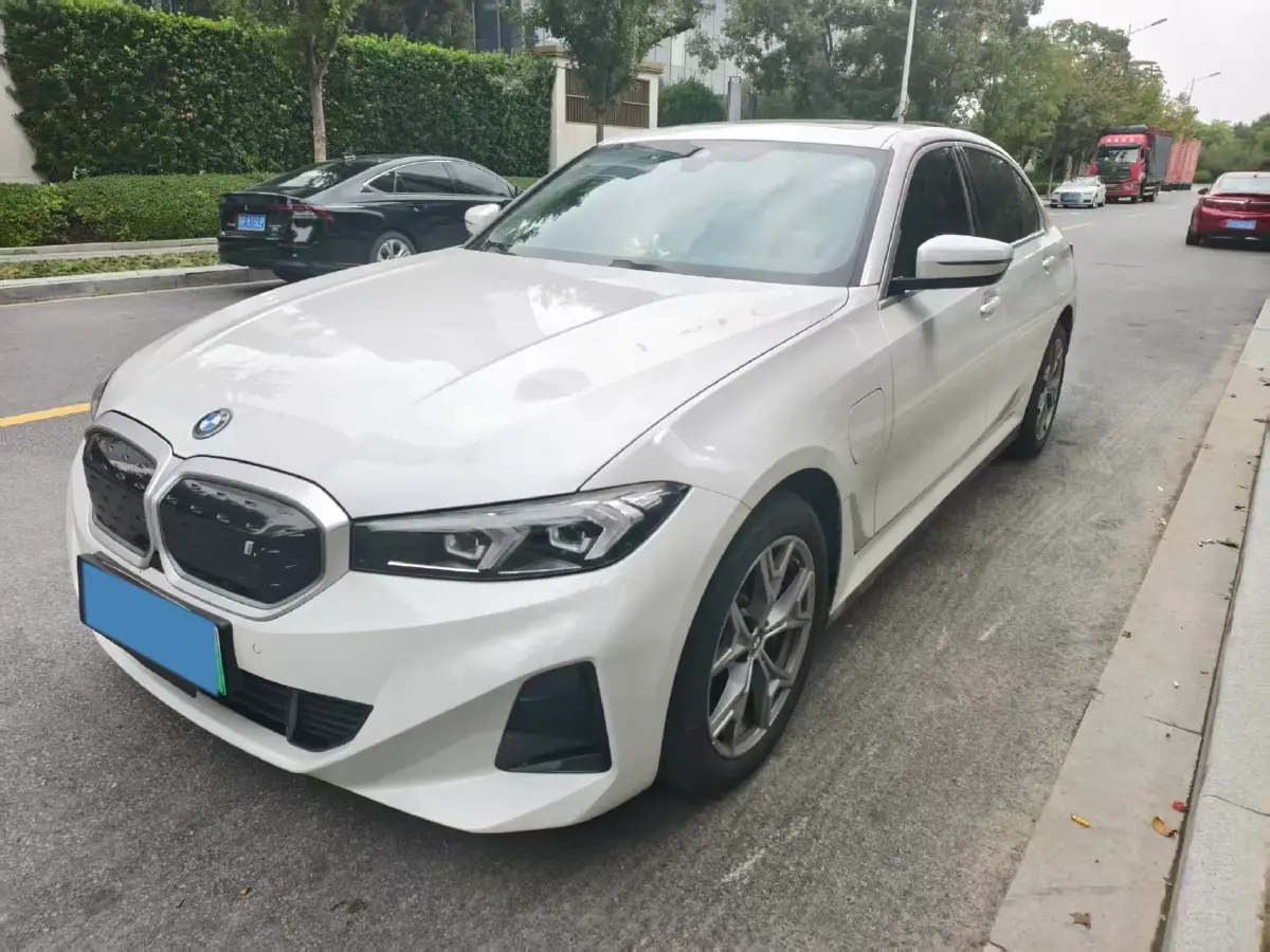 2022 BMW i3 BEV 70KWH