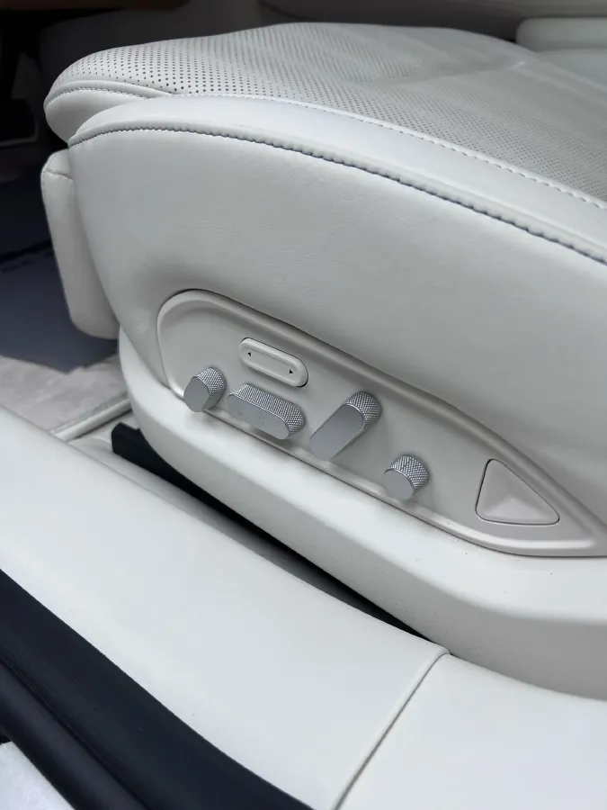 2025 Avatr 12 BEV,autocango,china used car exporter,china ev exporter,chinese used car exporter,chinese used ev exporter