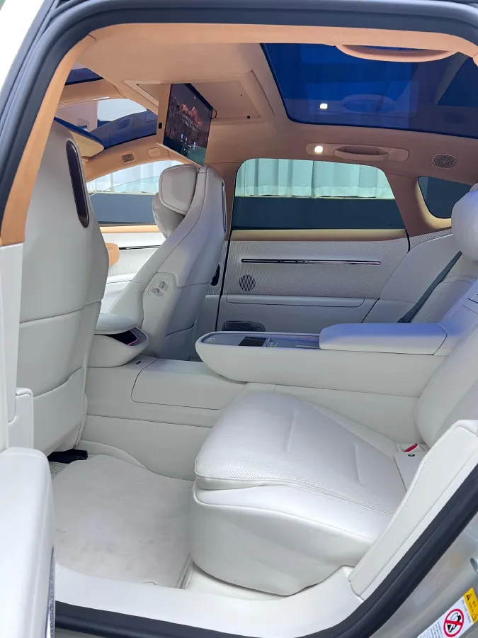 2025 Avatr 12 BEV,autocango,china used car exporter,china ev exporter,chinese used car exporter,chinese used ev exporter