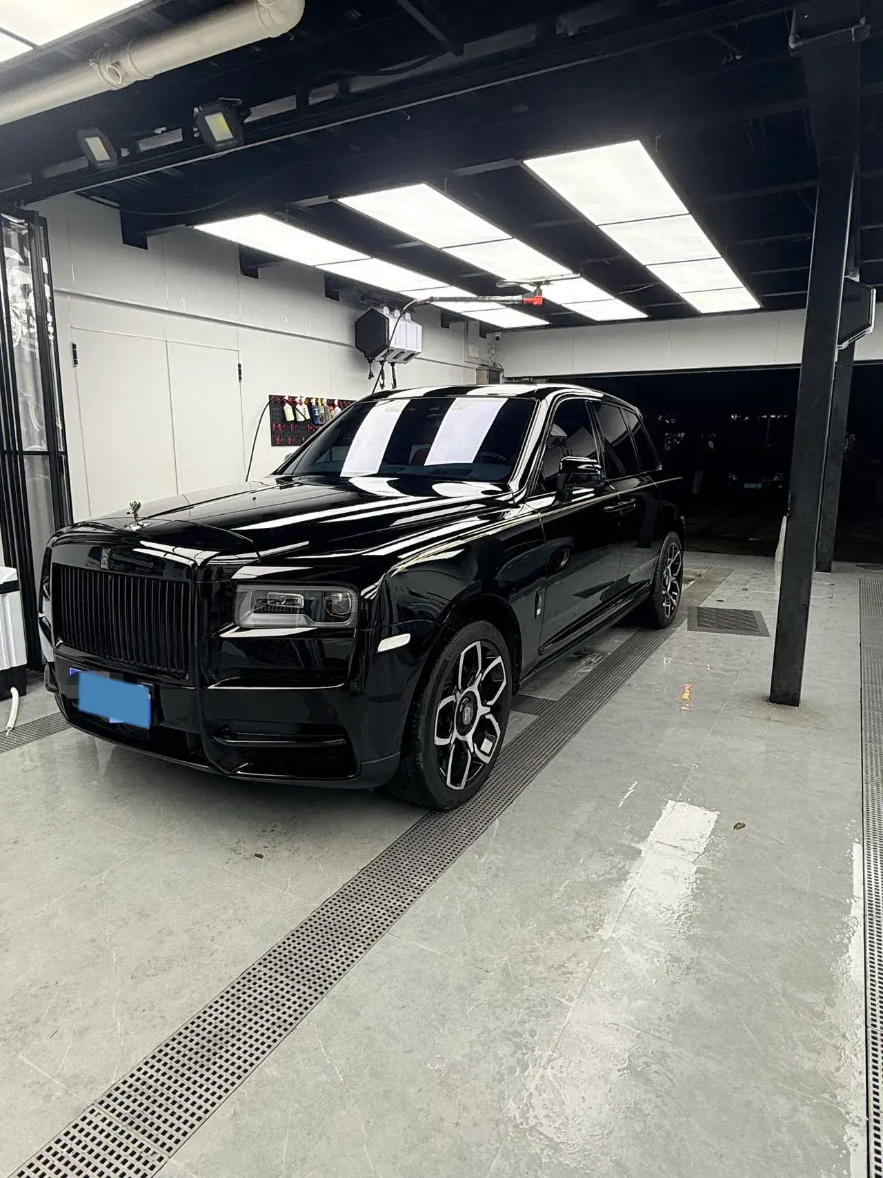 2018 ROLLS-ROYCE CULLINAN view 1