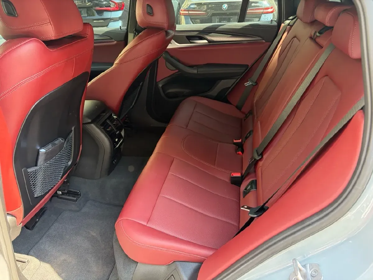 2022 BMW X4 2.0T 245HP L4 8AT,autocango,china used car exporter,china ev exporter,chinese used car exporter,chinese used ev exporter