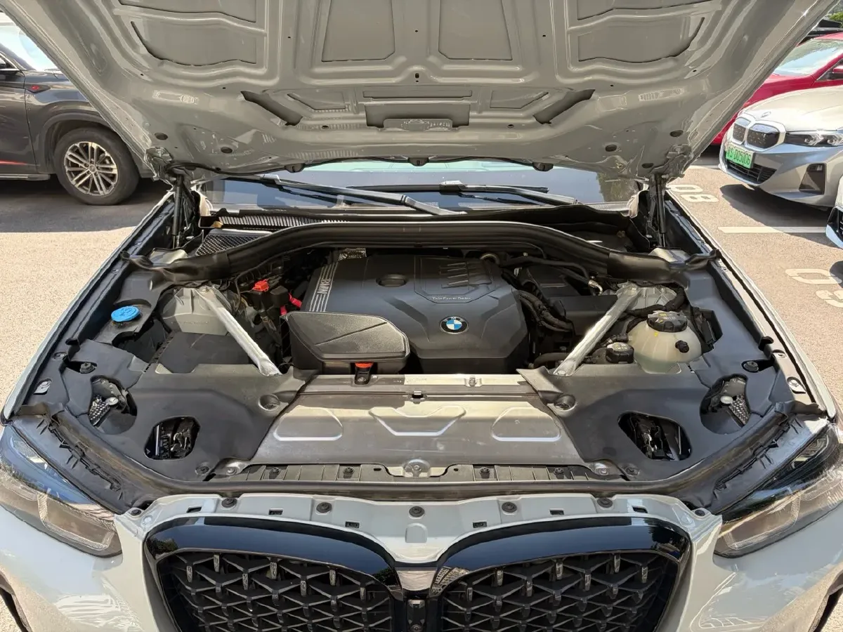 2022 BMW X4 2.0T 245HP L4 8AT,autocango,china used car exporter,china ev exporter,chinese used car exporter,chinese used ev exporter