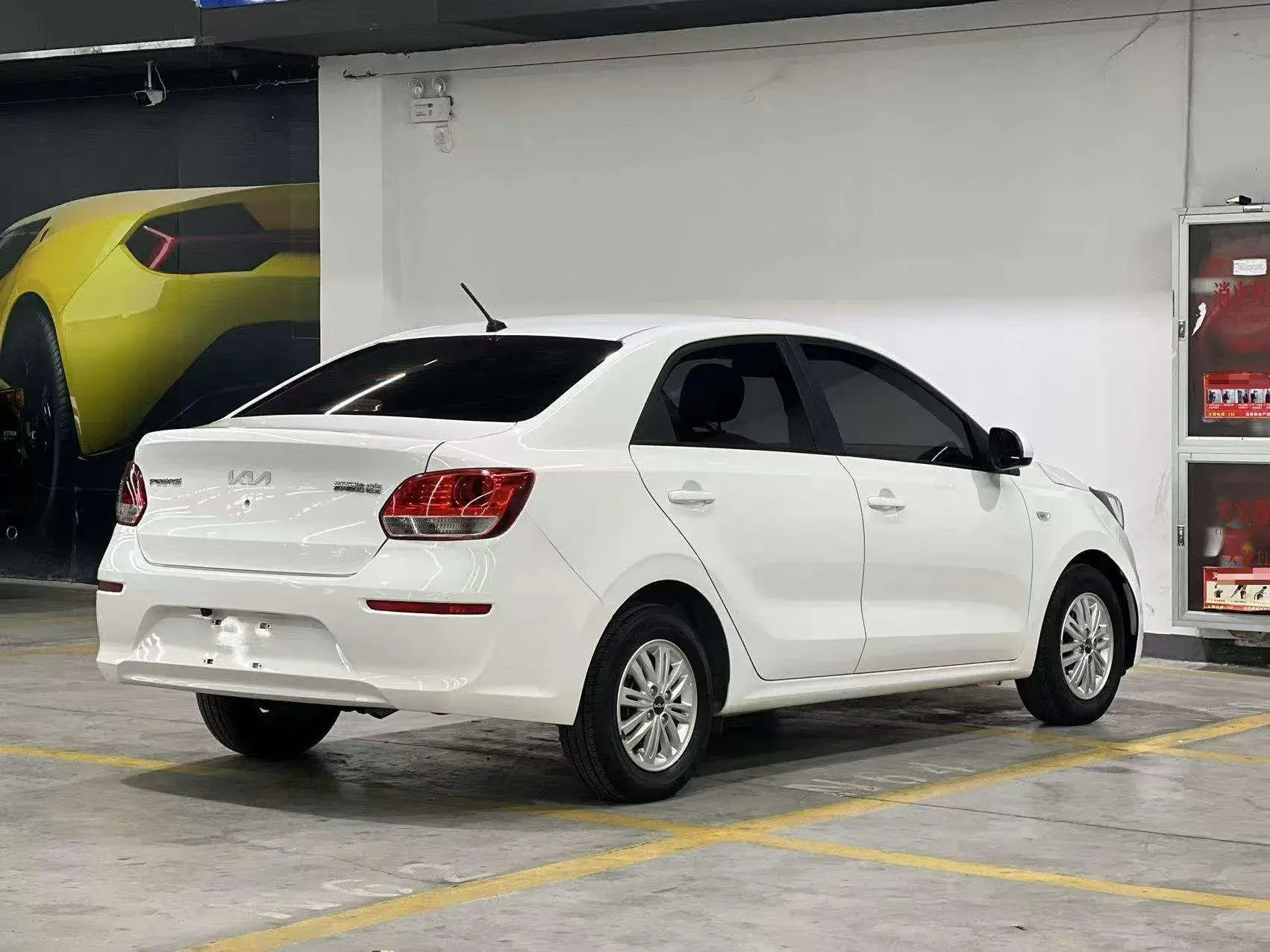 2020 KIA PEGAS thumbnail 4