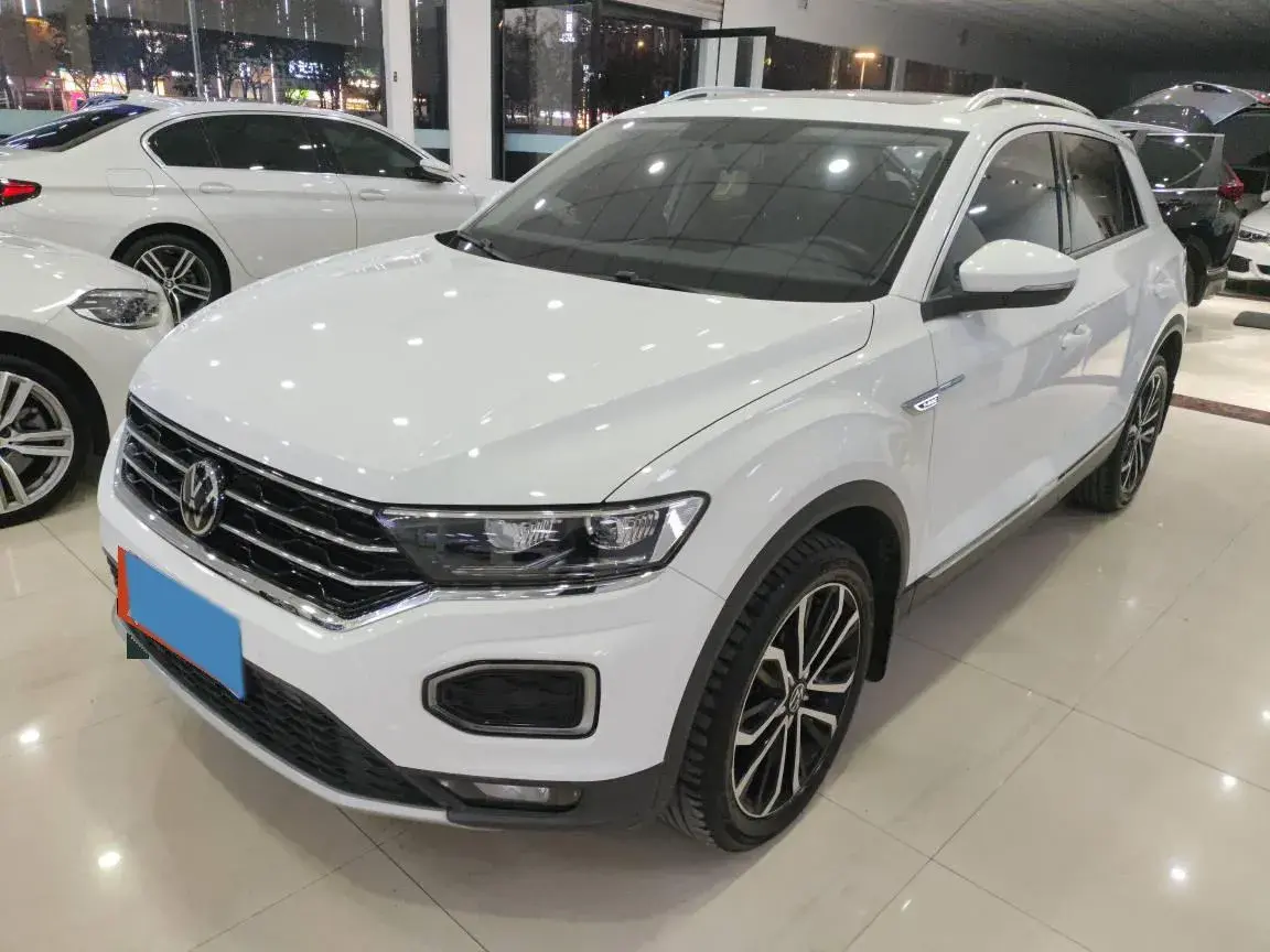 2022 VOLKSWAGEN T-ROC view 1