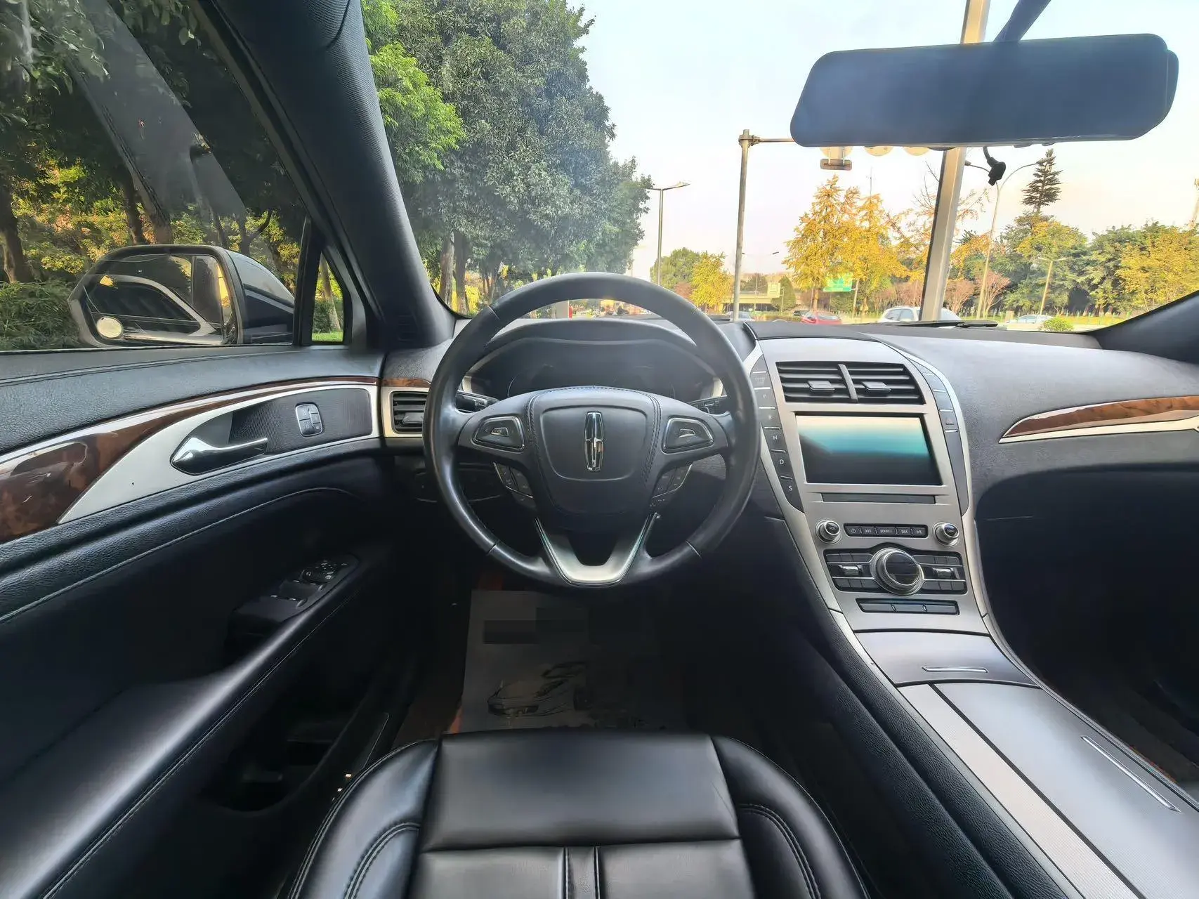 2020 LINCOLN MKZ thumbnail 4