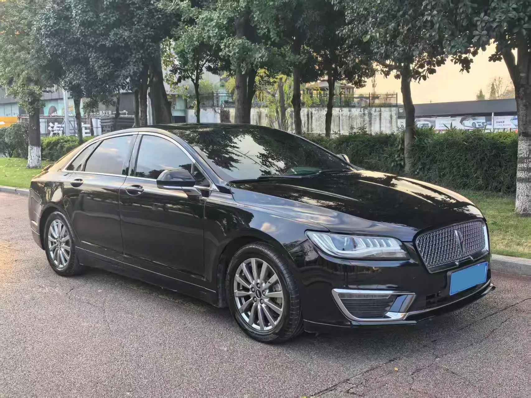 2020 LINCOLN MKZ thumbnail 3