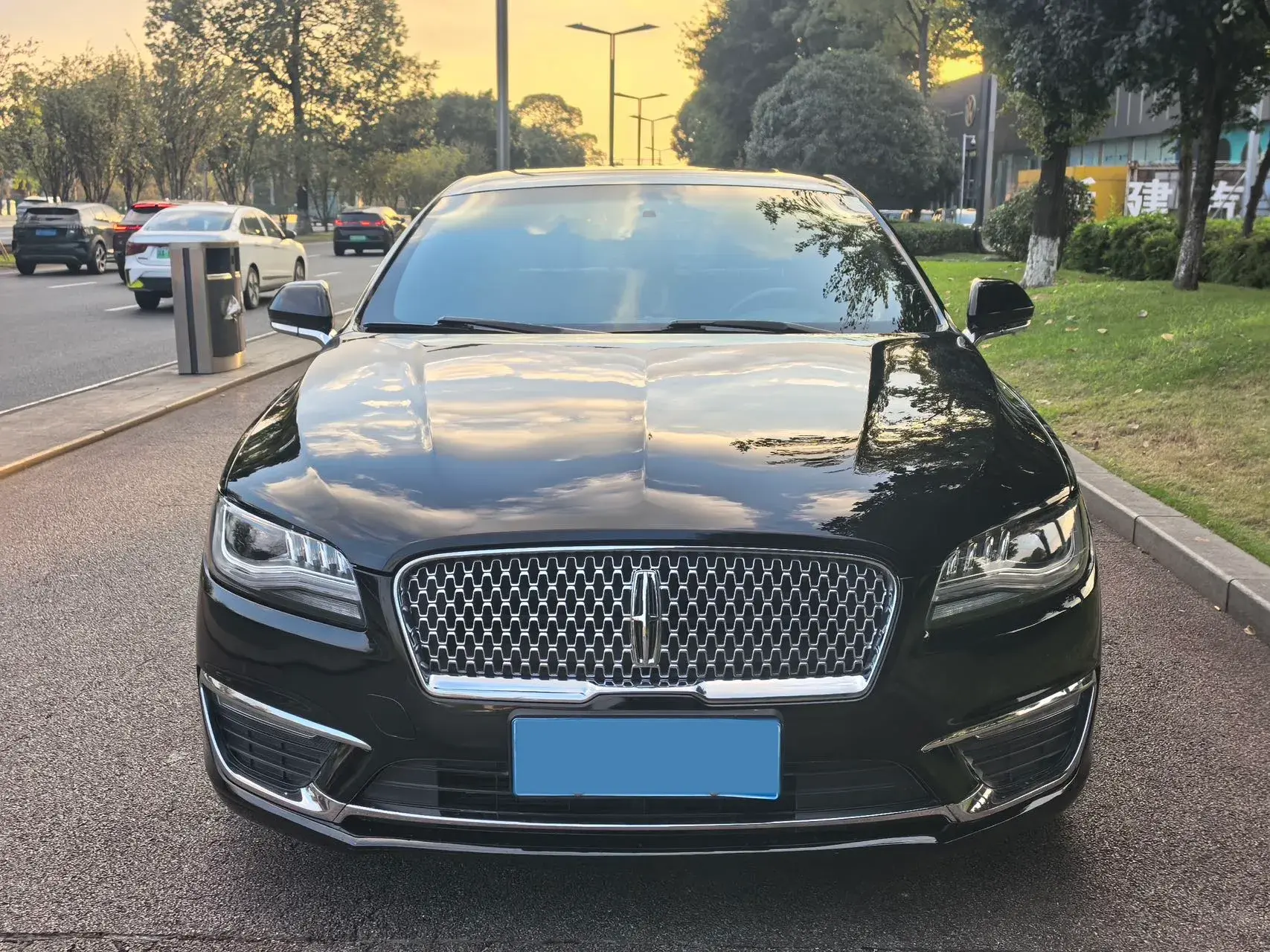 2020 LINCOLN MKZ thumbnail 2