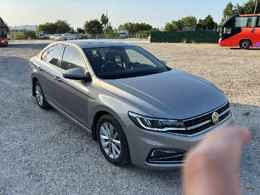 2019 VOLKSWAGEN BORA thumbnail 3