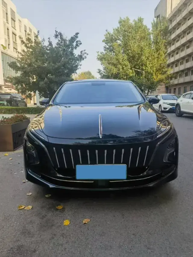 2023 HONGQI E-QM5 thumbnail 2
