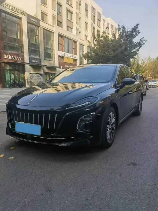 2023 HONGQI E-QM5 view 1