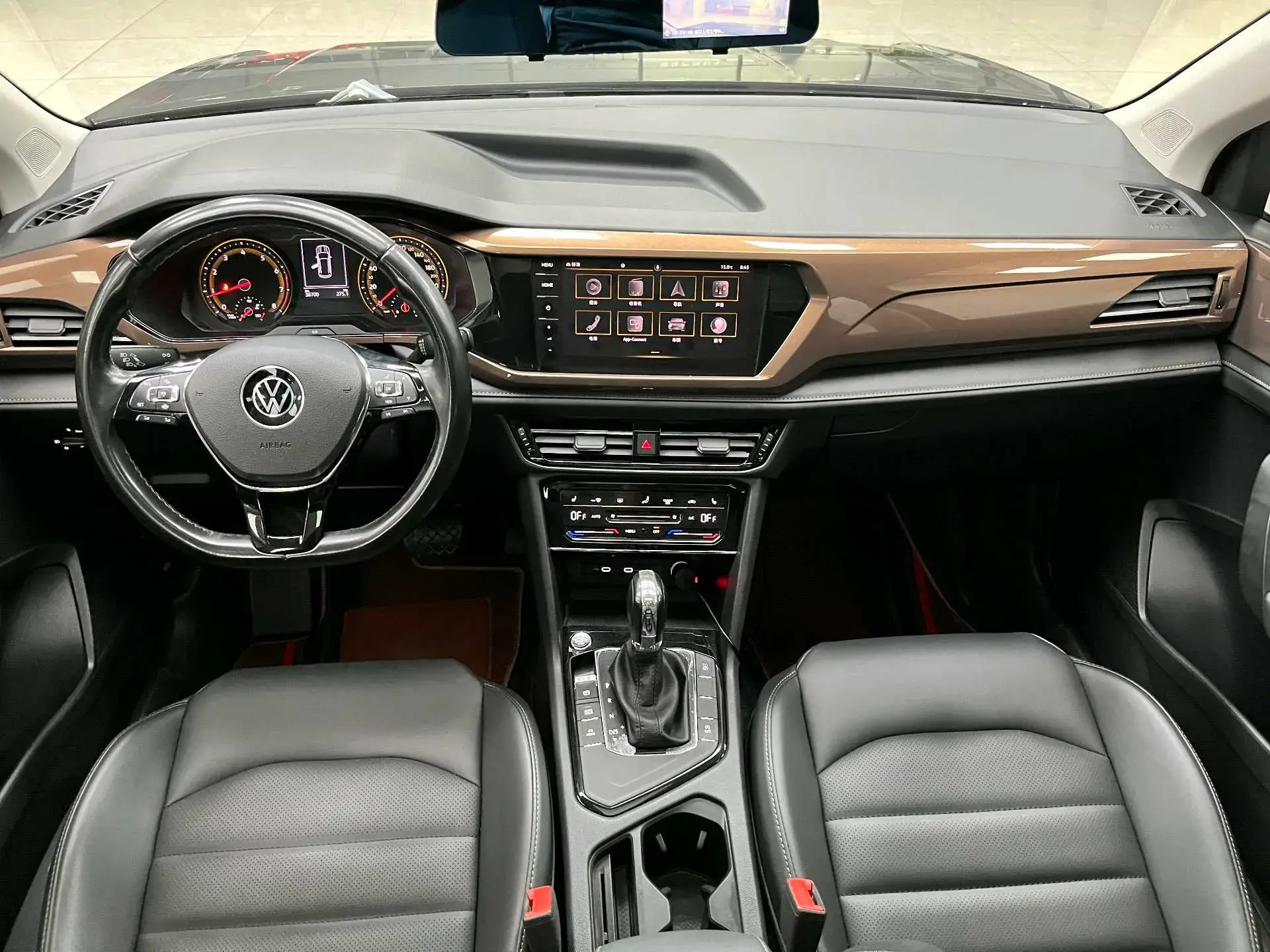 2021 VOLKSWAGEN THARU thumbnail 3