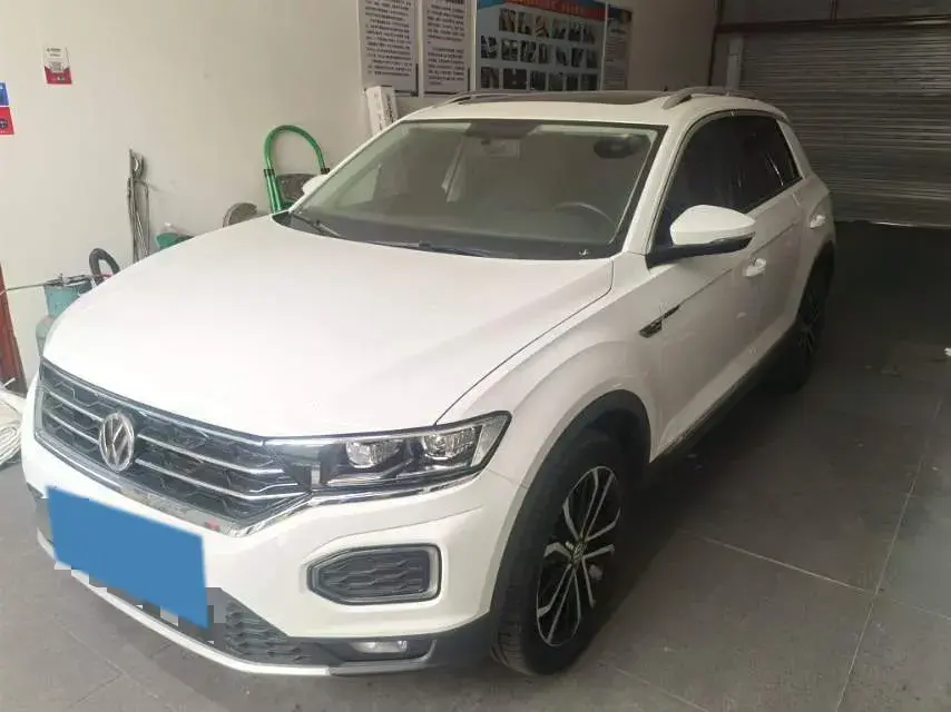 2020 VOLKSWAGEN T-ROC view 1
