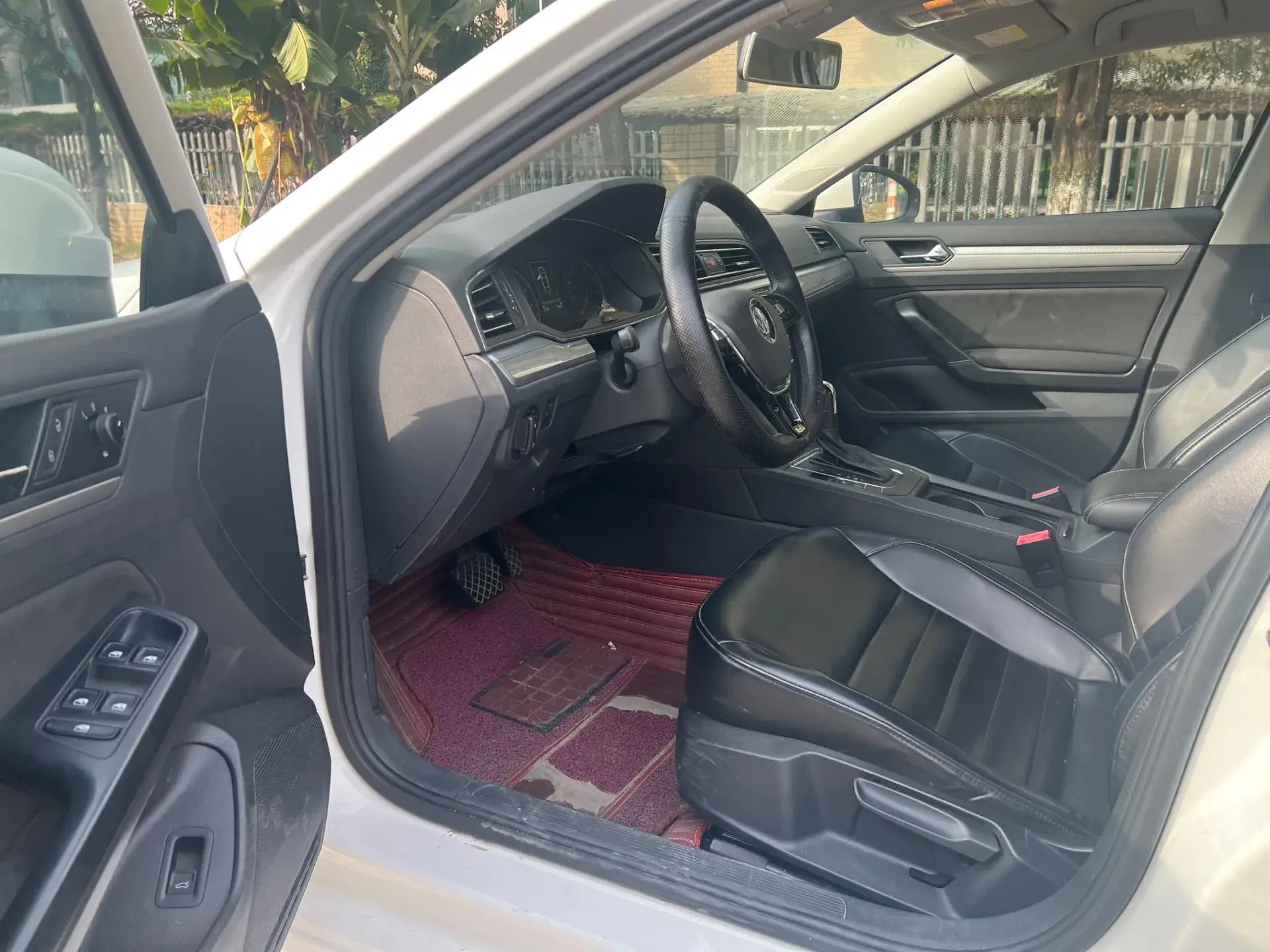 2019 VOLKSWAGEN LAMANDO thumbnail 2