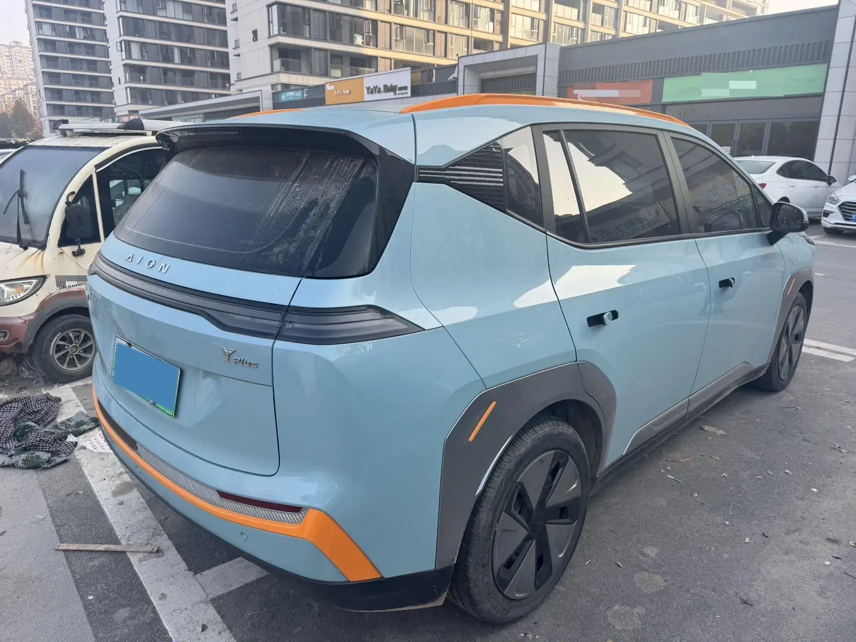 2023 AION Y thumbnail 3