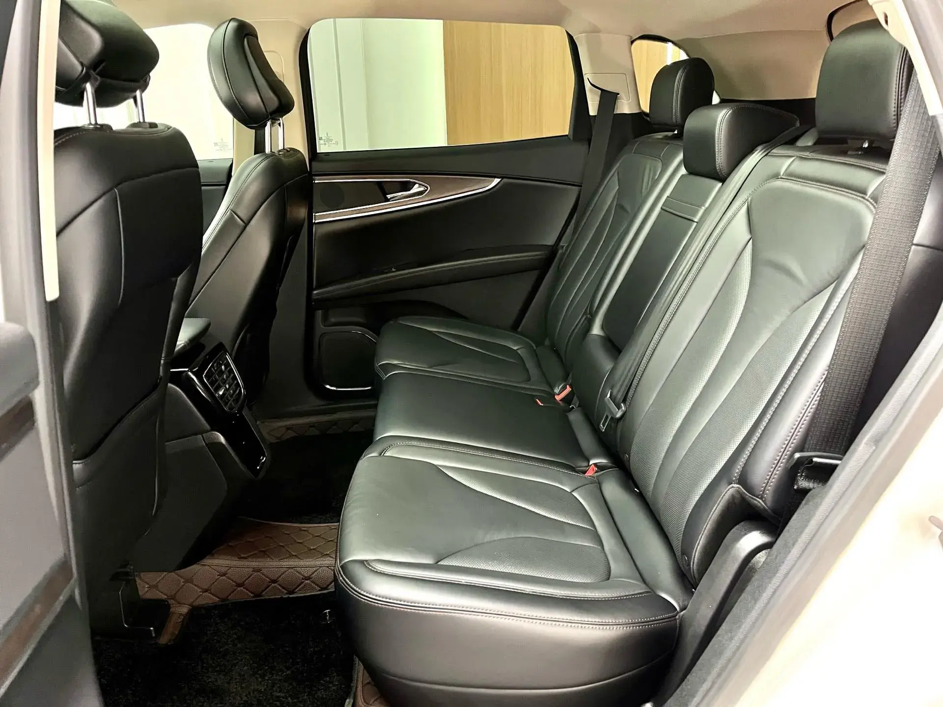 2021 LINCOLN NAUTILUS thumbnail 3