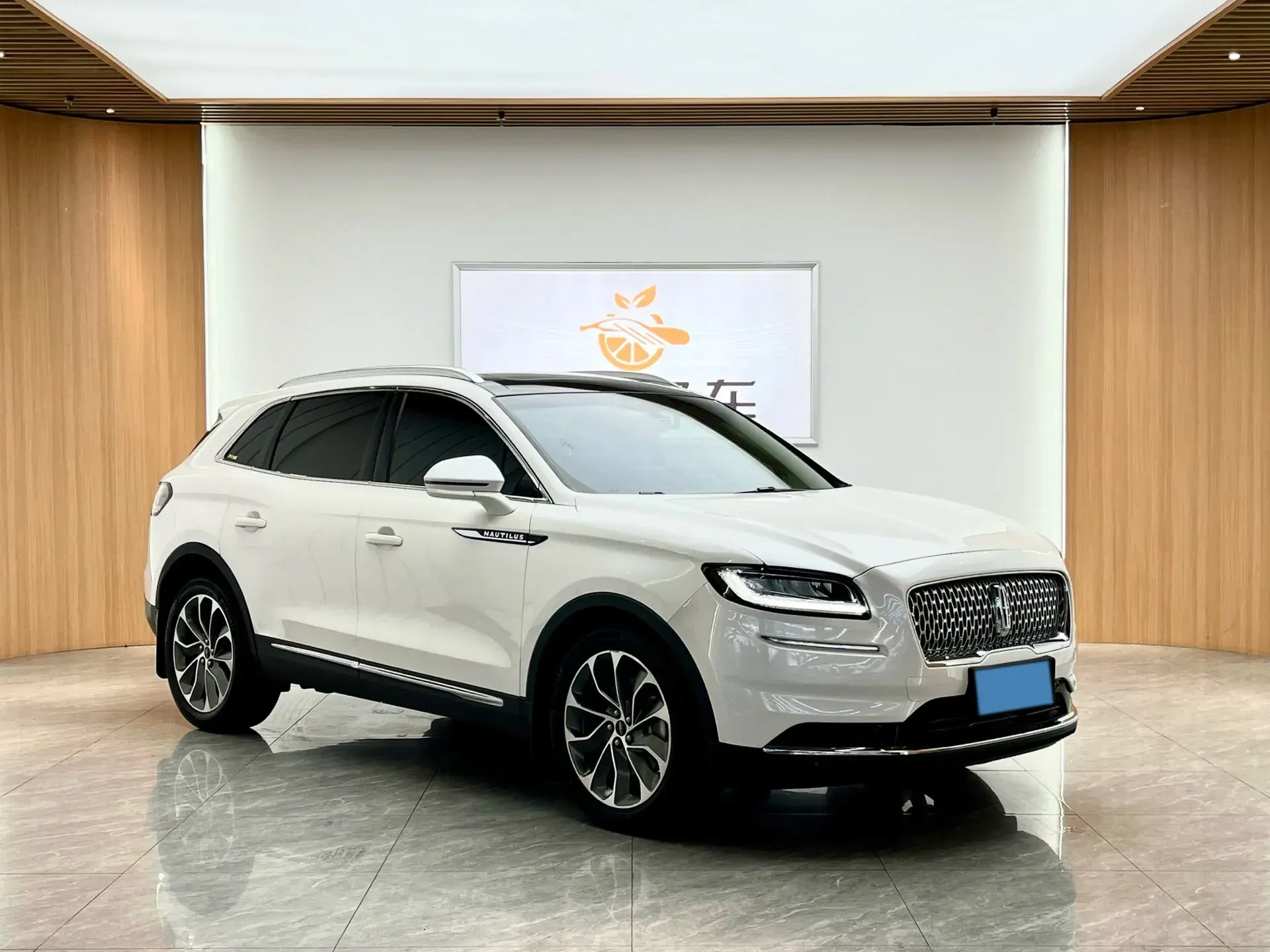 2021 LINCOLN NAUTILUS thumbnail 2