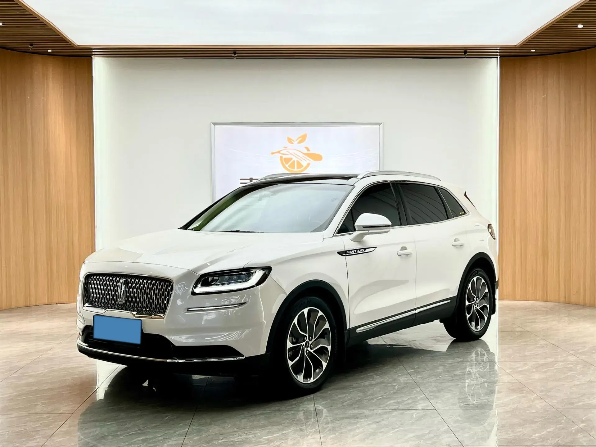 2021 LINCOLN NAUTILUS view 1