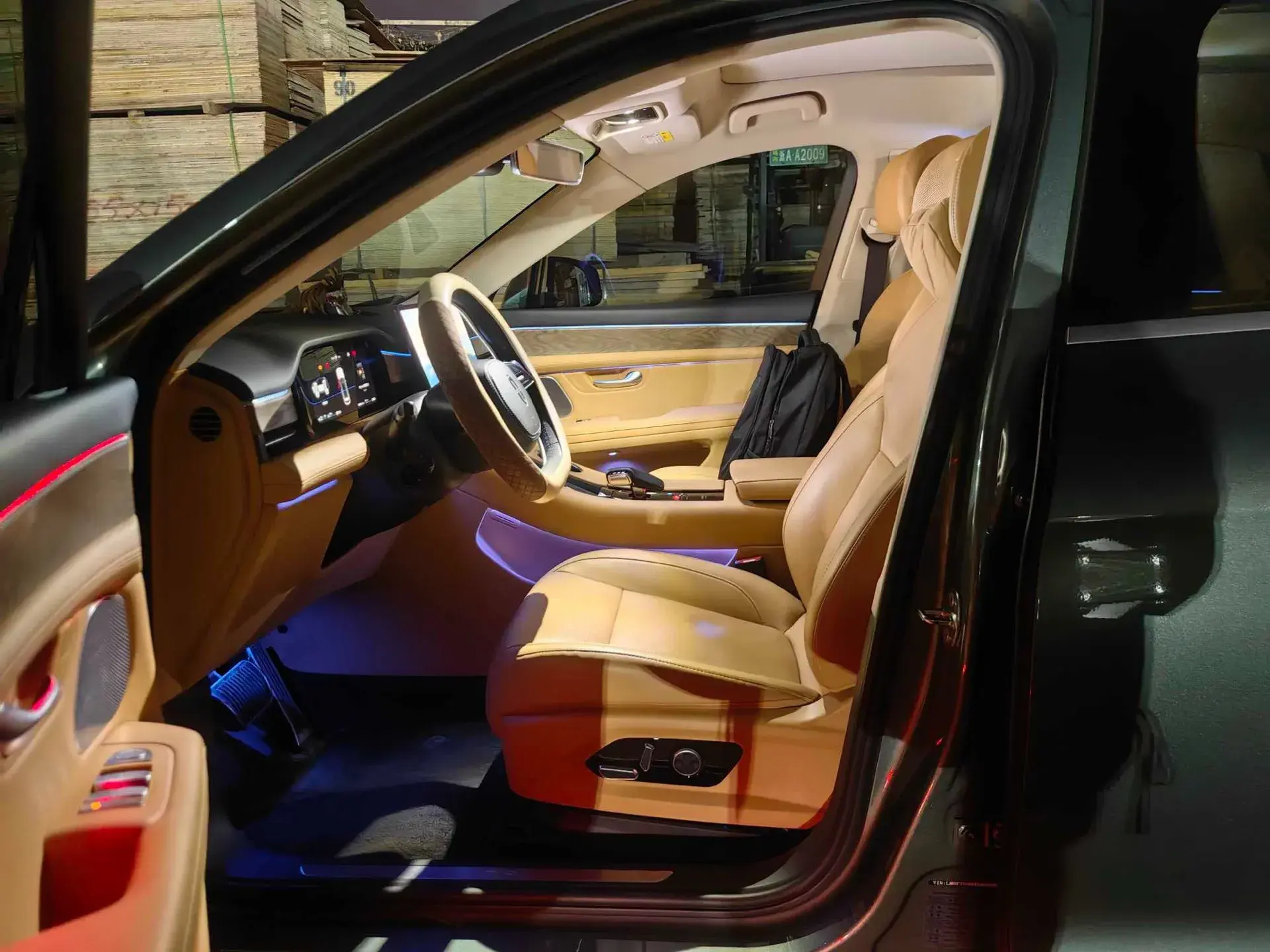 2022 AITO AITO thumbnail 3