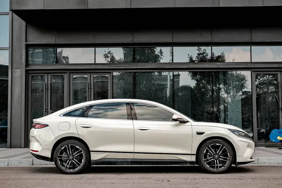 2025 BYD QINL thumbnail 3