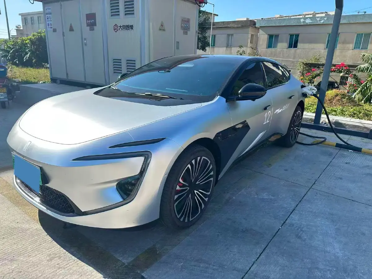 2025 Avatr 12 1.5T 156HP L4 REEV 39.05KWH