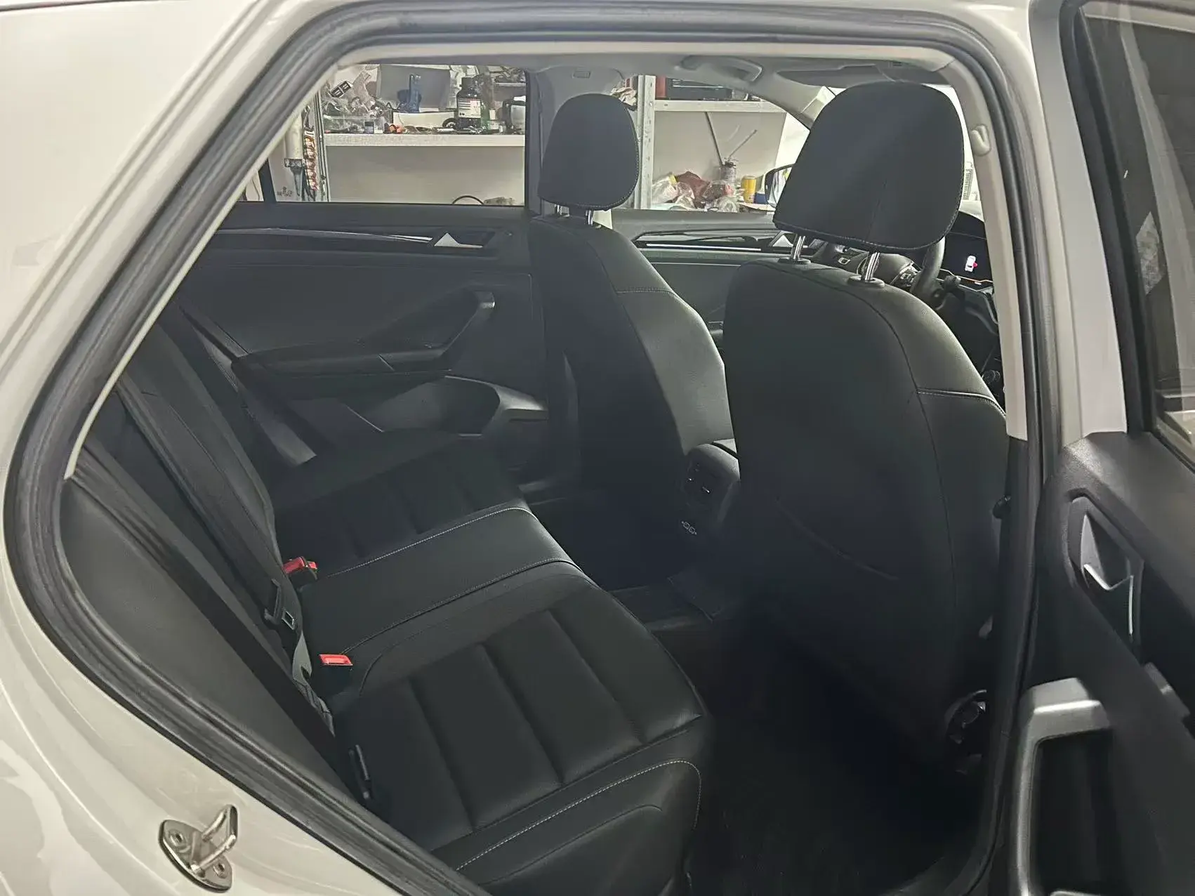 2020 VOLKSWAGEN T-ROC thumbnail 4