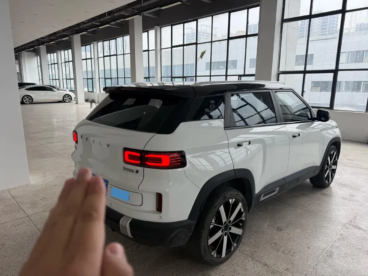 2023 Geely ICON 1.5T 181HP L4 7DCT,autocango,china used car exporter,china ev exporter,chinese used car exporter,chinese used ev exporter