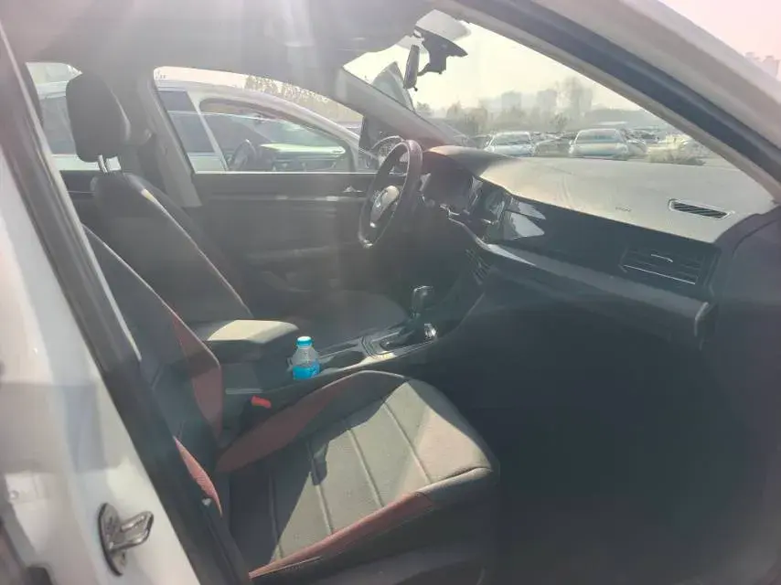 2021 VOLKSWAGEN BORA thumbnail 4