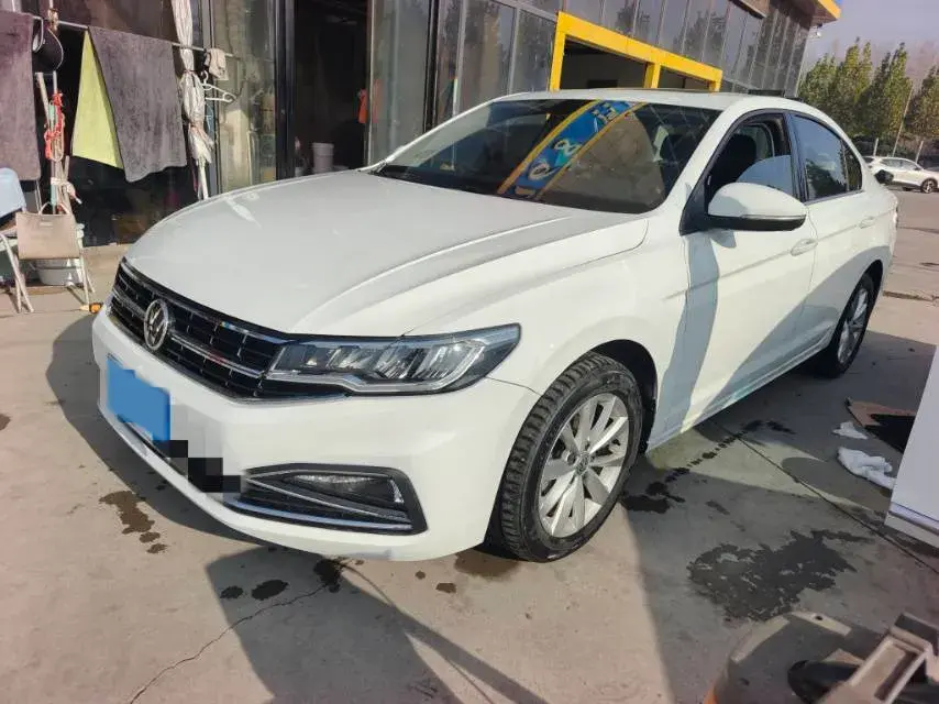 2021 VOLKSWAGEN BORA view 1