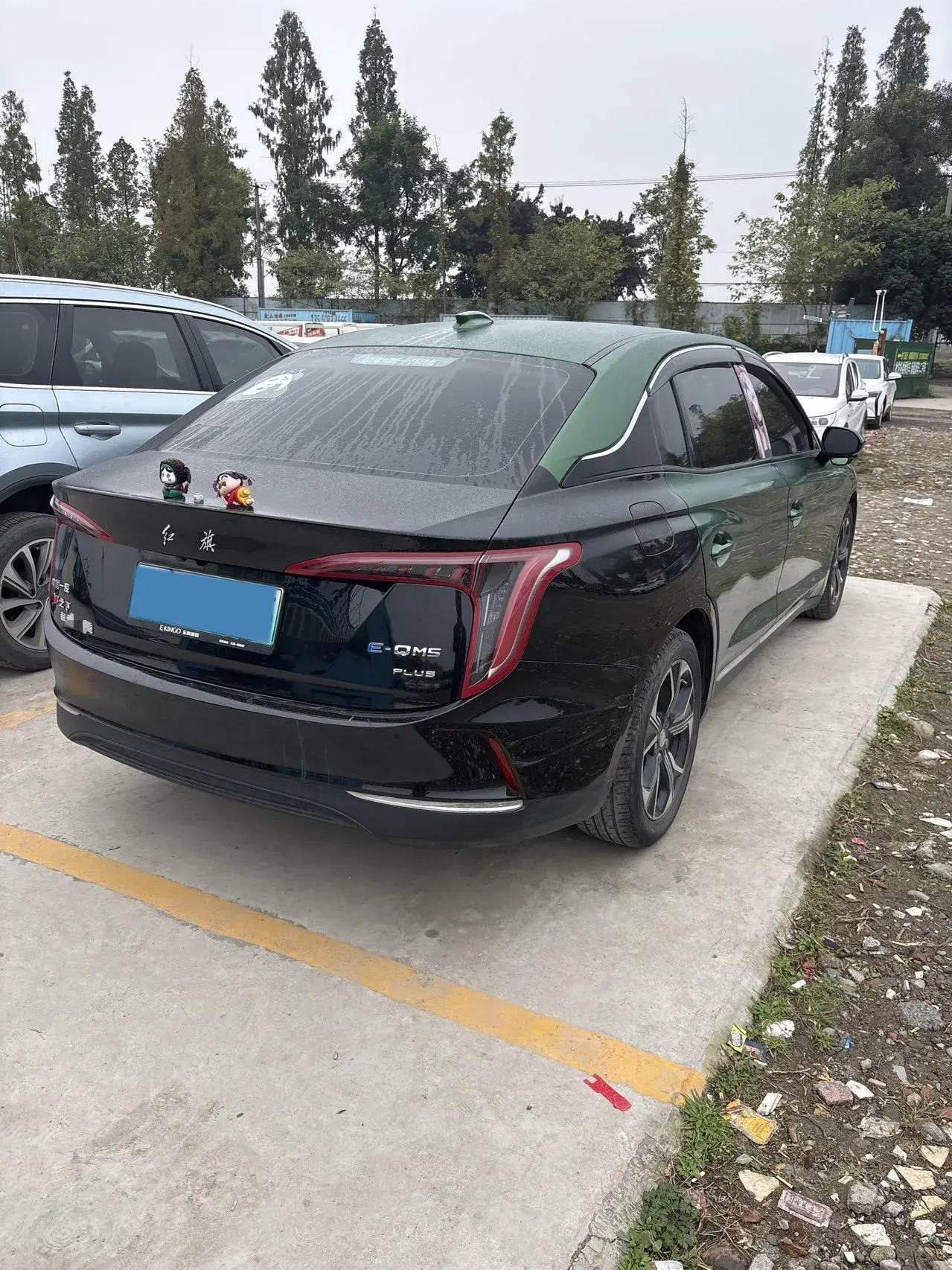 2021 HONGQI E-QM5 thumbnail 3