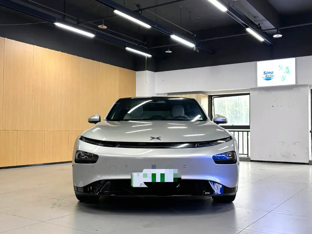 2022 XPENG P7 thumbnail 2