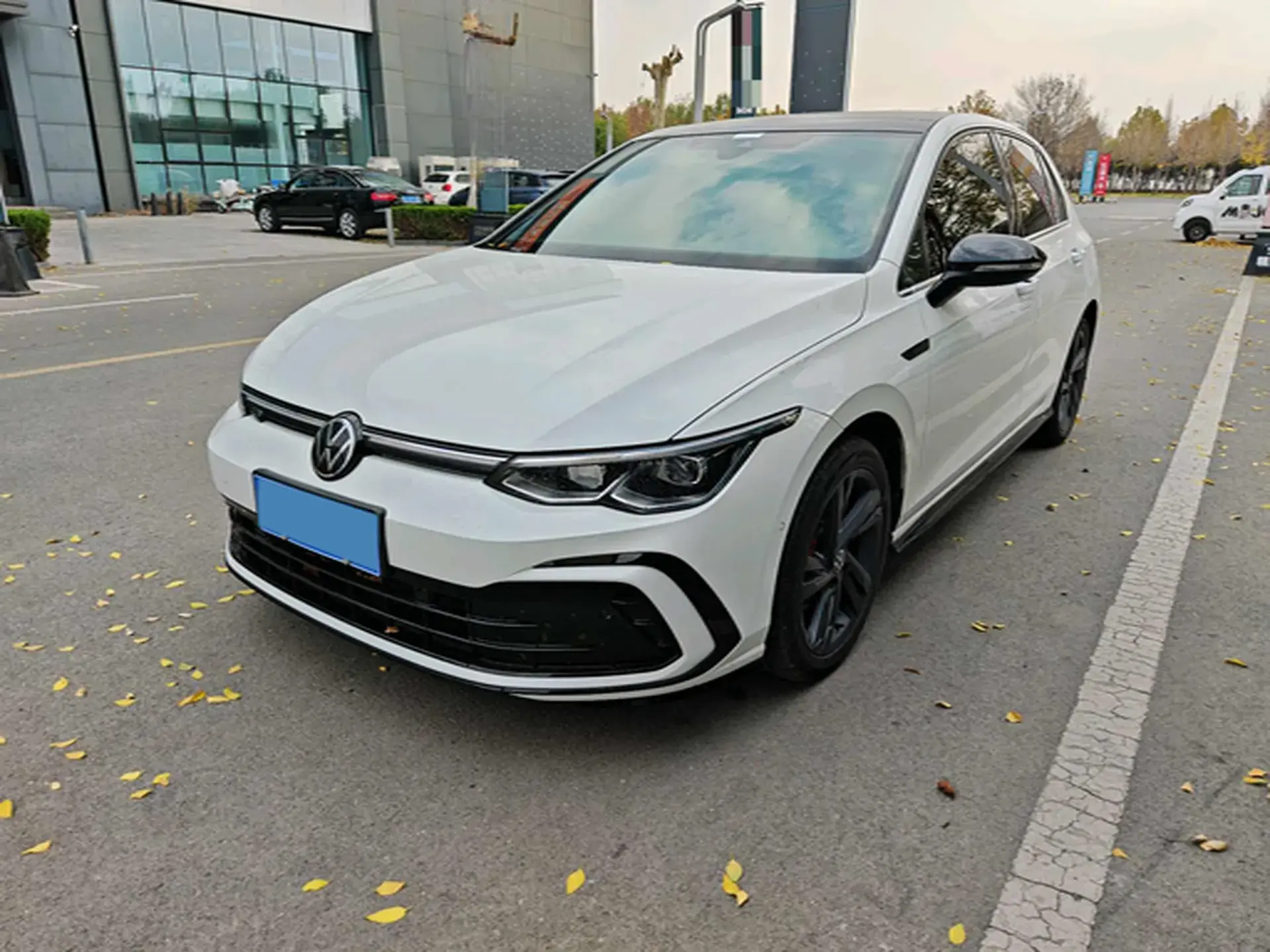 2023 VOLKSWAGEN GOLF view 1