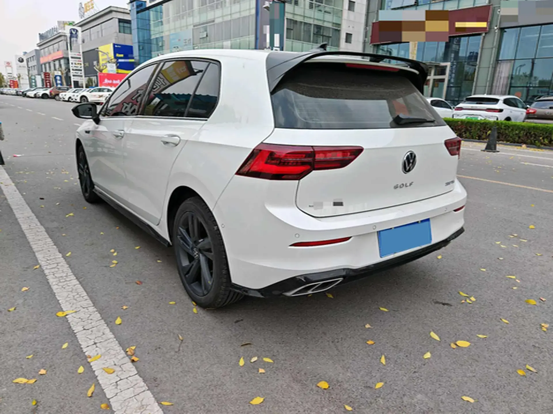 2023 VOLKSWAGEN GOLF thumbnail 4