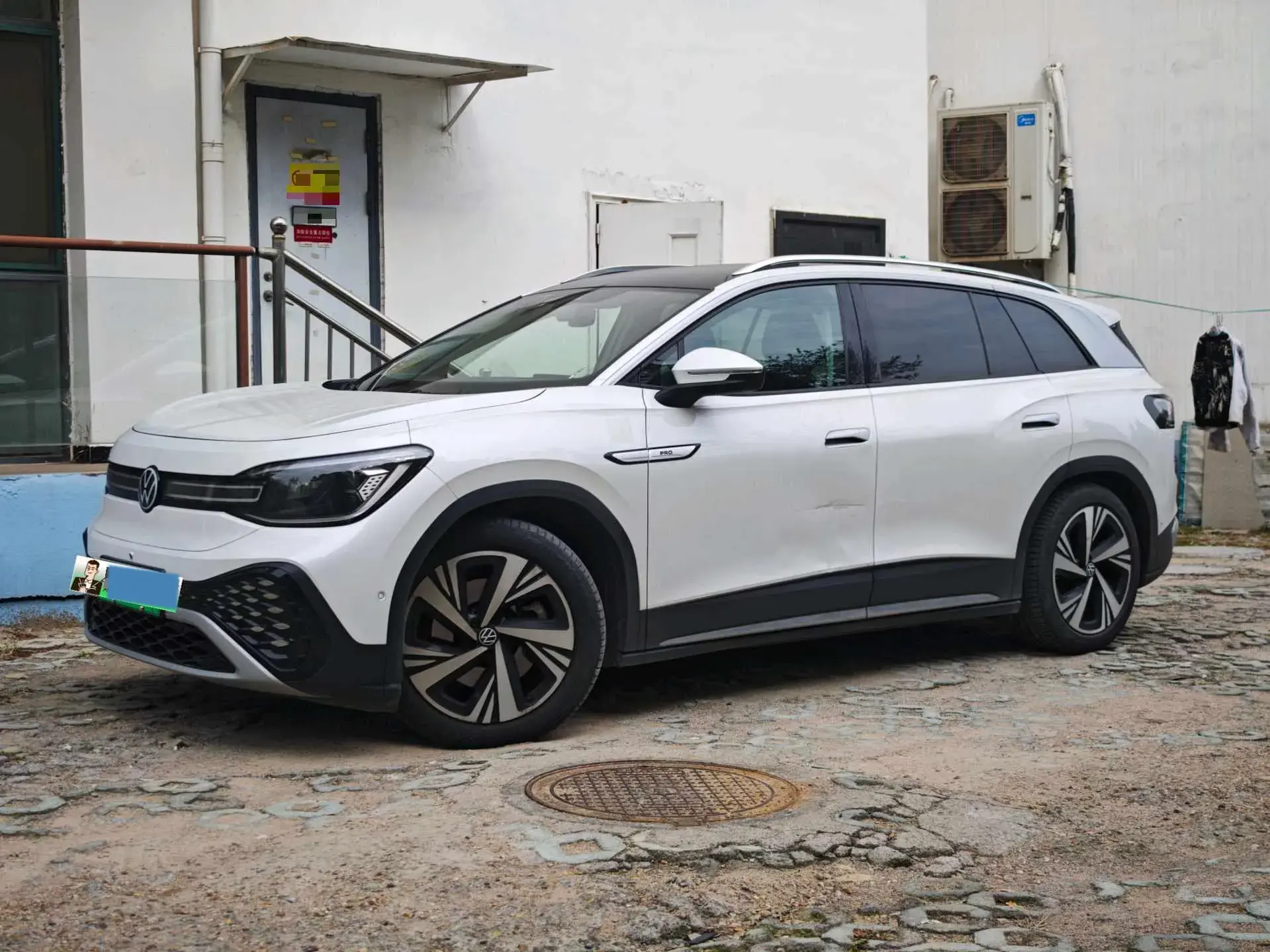 2022 VOLKSWAGEN ID.6 view 1