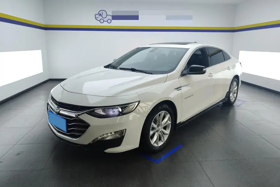 2021 CHEVROLET MALIBU view 1