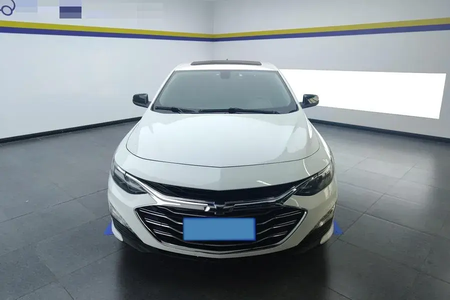 2021 CHEVROLET MALIBU thumbnail 3