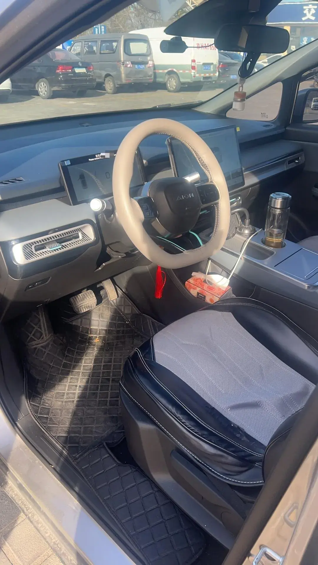 2024 AION Y thumbnail 2