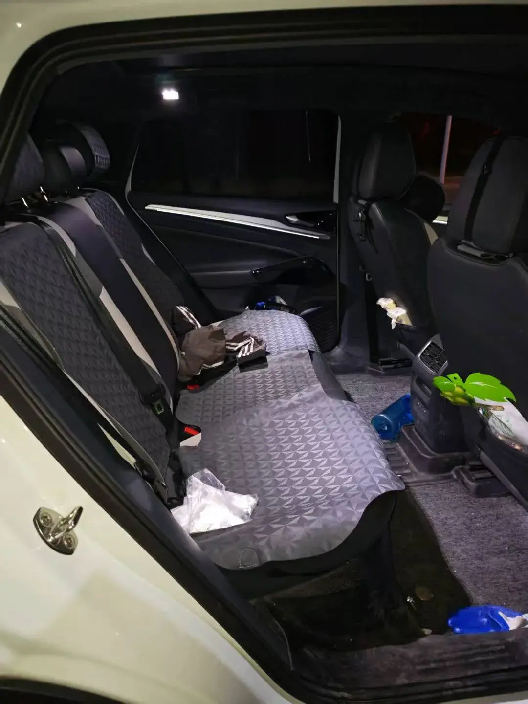 2024 VOLKSWAGEN ID.4 thumbnail 4