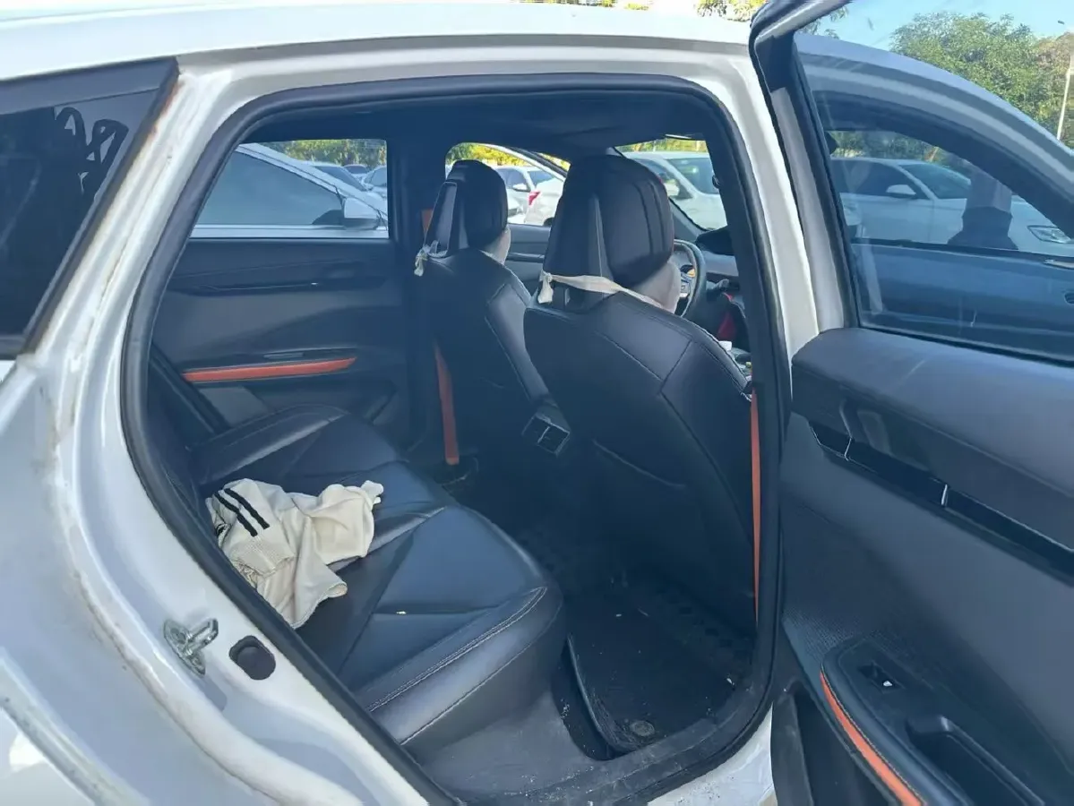 2022 ChangAn UNI-V 1.5T 188HP L4 7DCT,autocango,china used car exporter,china ev exporter,chinese used car exporter,chinese used ev exporter