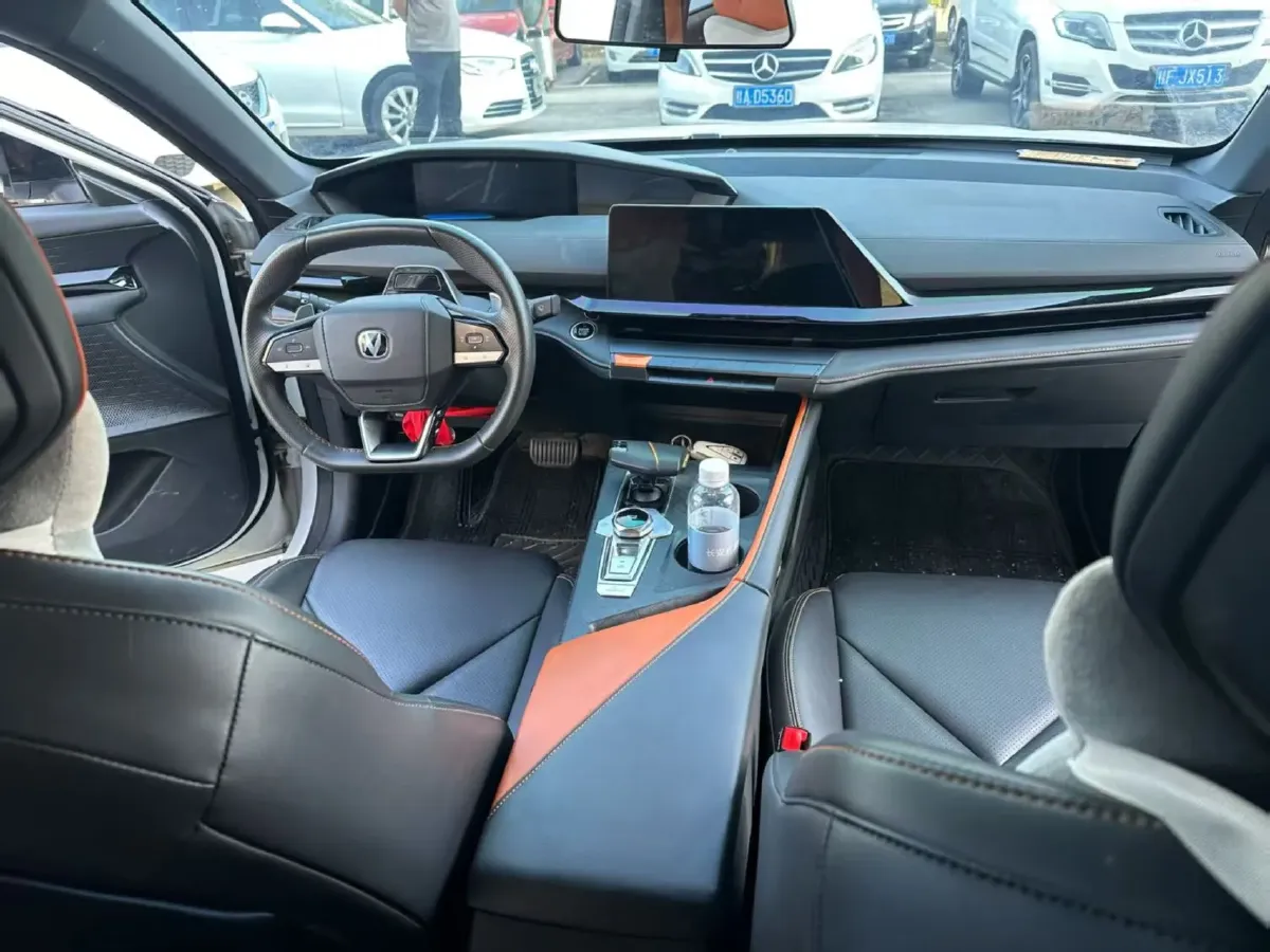 2022 ChangAn UNI-V 1.5T 188HP L4 7DCT,autocango,china used car exporter,china ev exporter,chinese used car exporter,chinese used ev exporter