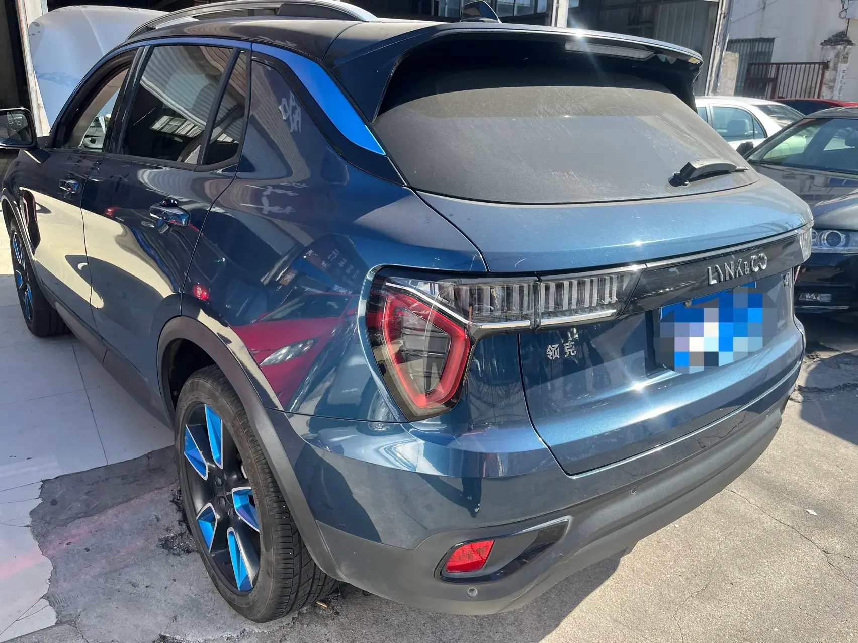 2019 LYNK&CO 01 thumbnail 2