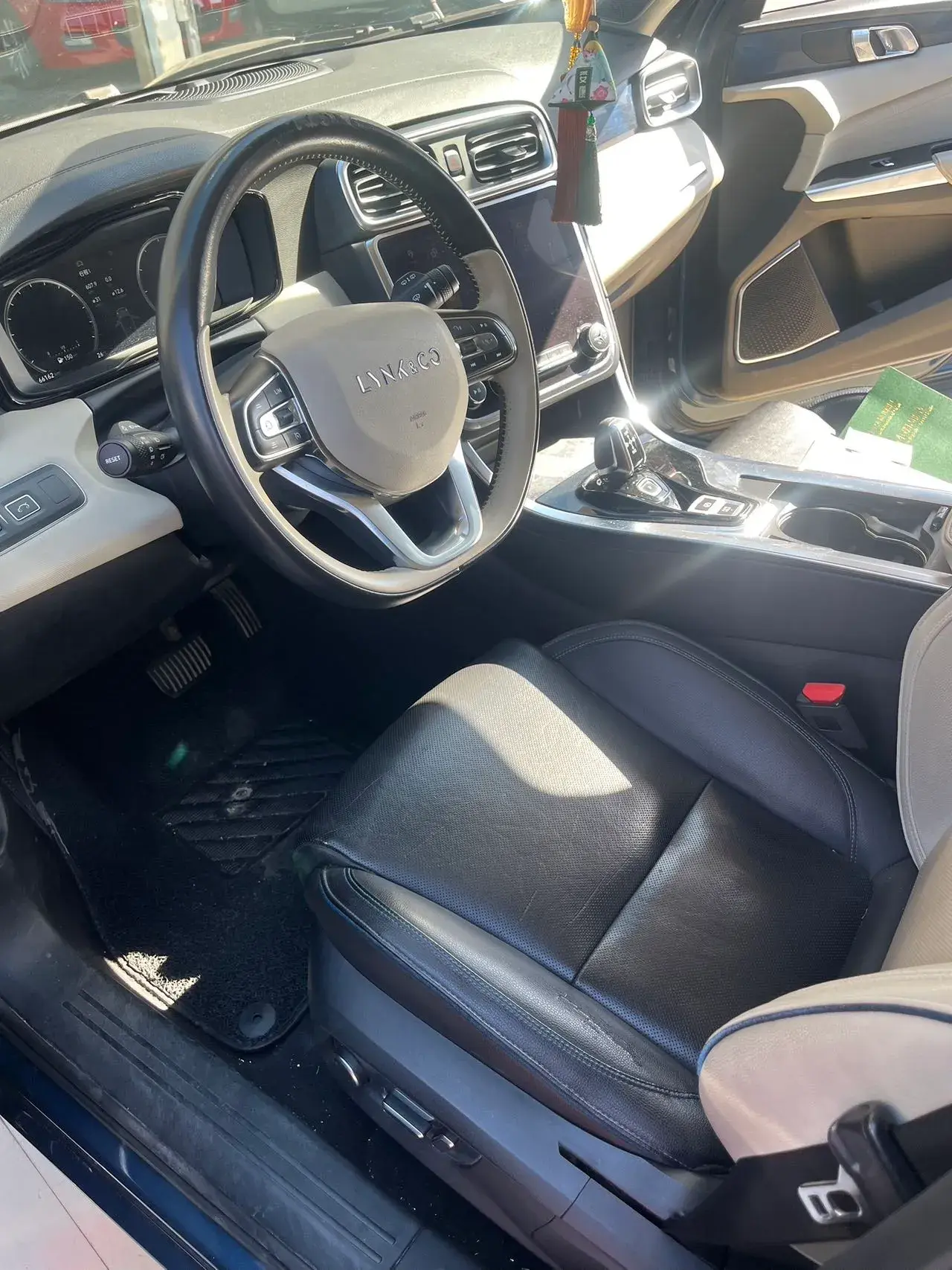 2019 LYNK&CO 01 thumbnail 3