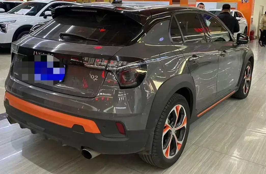 2018 LYNK&CO 02 thumbnail 4