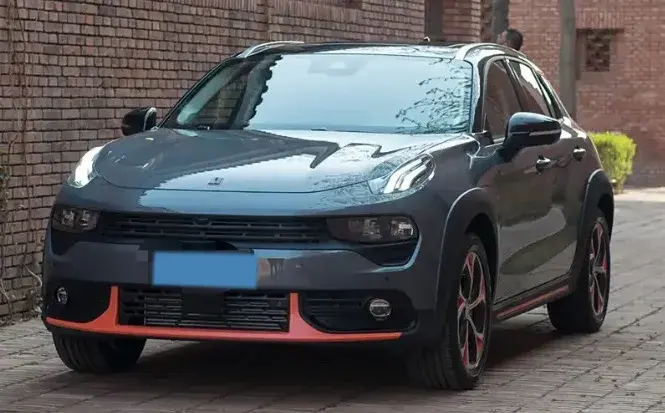 2018 LYNK&CO 02 view 1